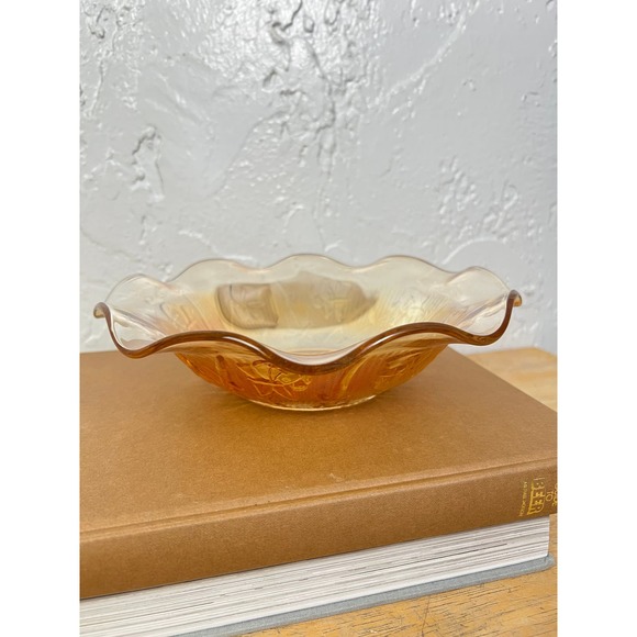 Vintage Marigold Depression Glass Iris & Herringbone Jeannette Ruffled Bowl - Picture 3 of 10